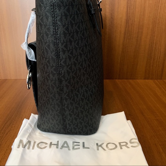 Michael Kors LG PKT MF TOTE in Black - Picture 4 of 7